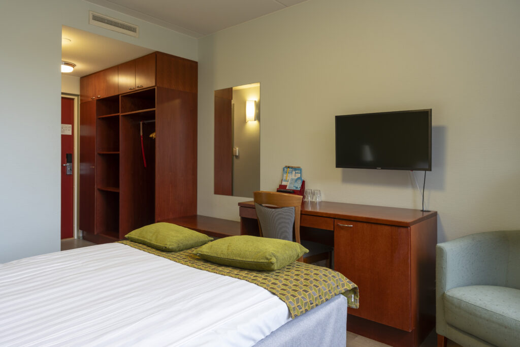 yleiskuva hotellihuoneesta